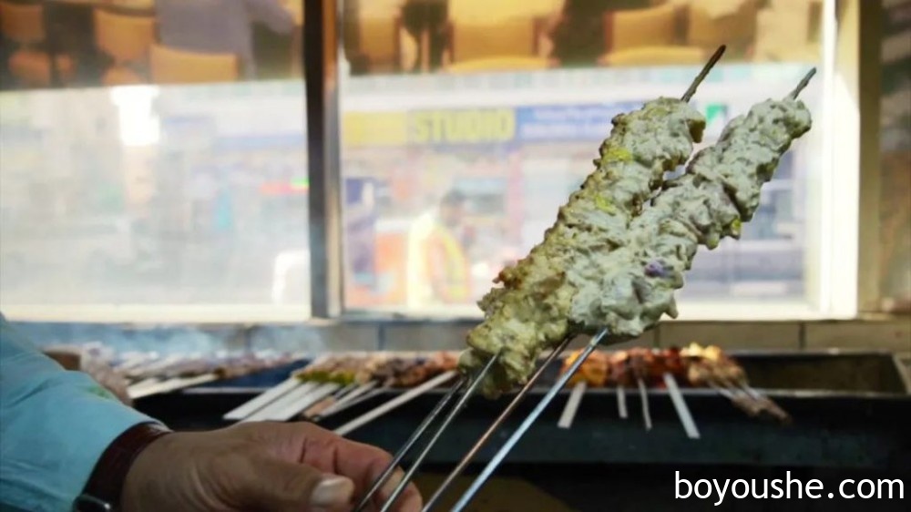 它是迪拜餐厅界的传奇,探店老字号 — Al Ustad Special Kabab伊朗餐厅