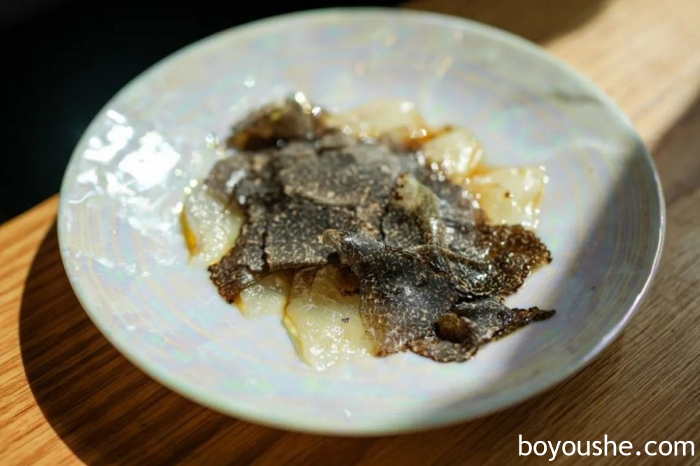 告诉你什么才是真正的Omakase!品尝Takahisa崇寿2500迪/人的顶级无菜单料理