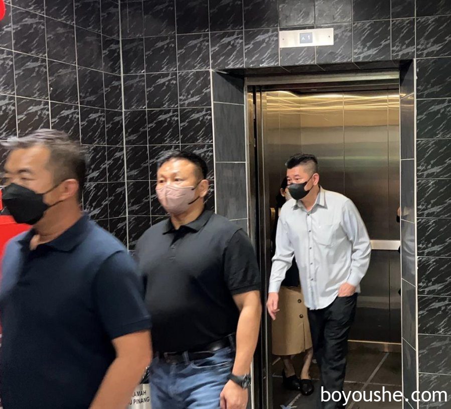 涉嫌奴役及合谋奴役他人 黄家业与2男1女今被控10罪名
